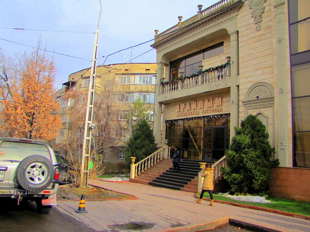 Guest House On Kaldaiakova 38 Almaty Eksteriør billede