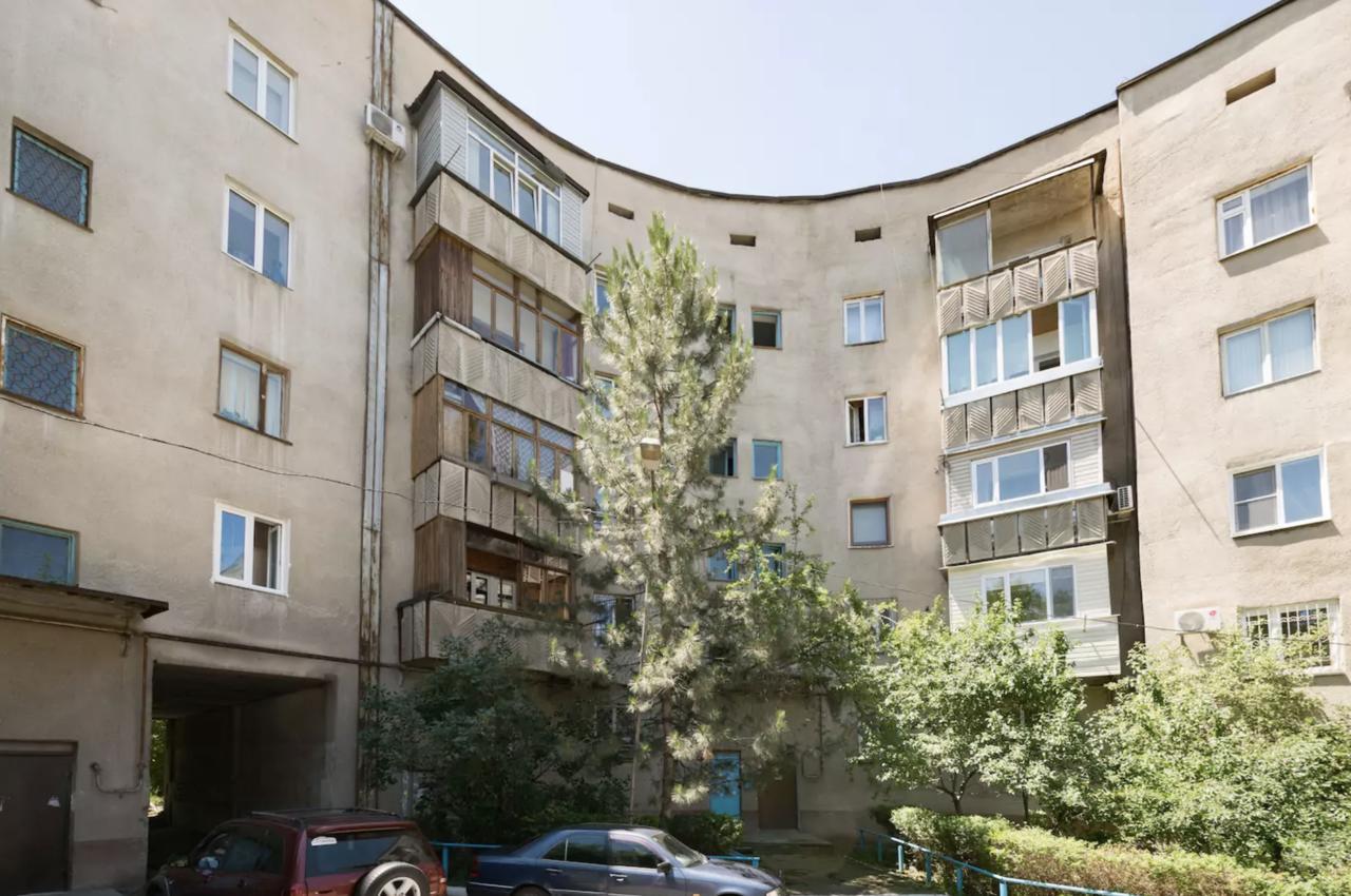 Guest House On Kaldaiakova 38 Almaty Eksteriør billede